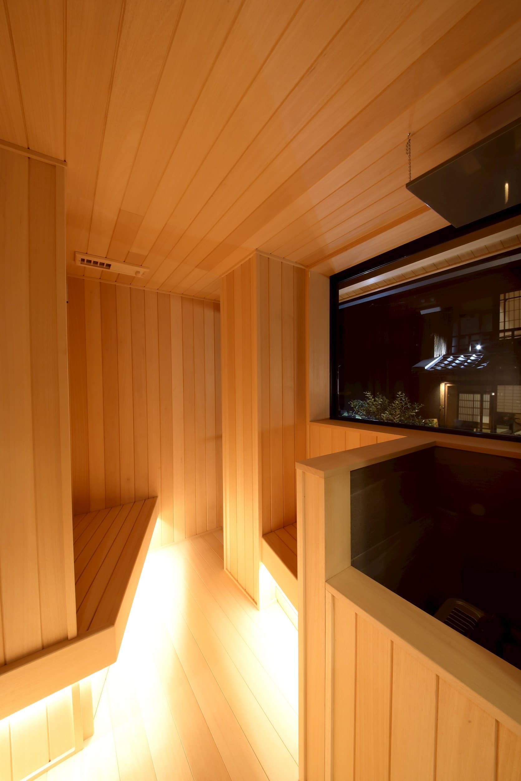 静寂という、贅沢。京町家で、時をほどく。